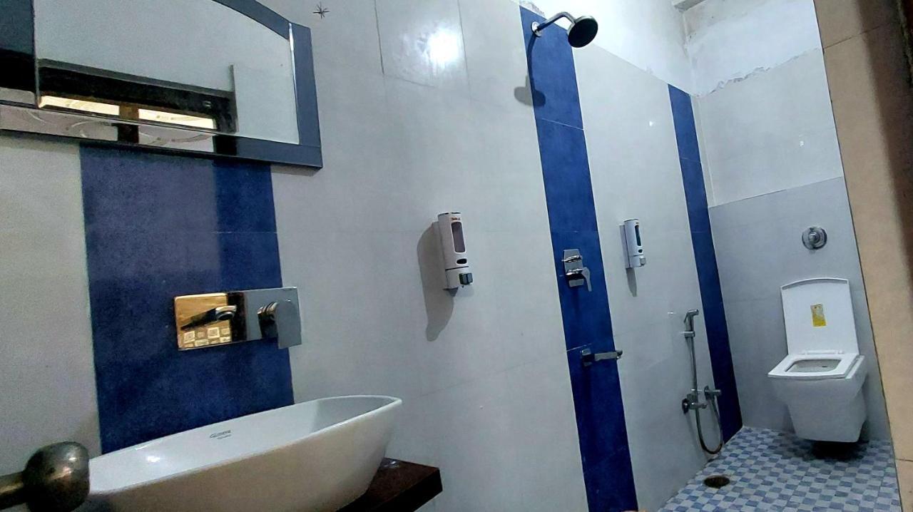 Ap Palace Hotel, Ayodhya Buitenkant foto