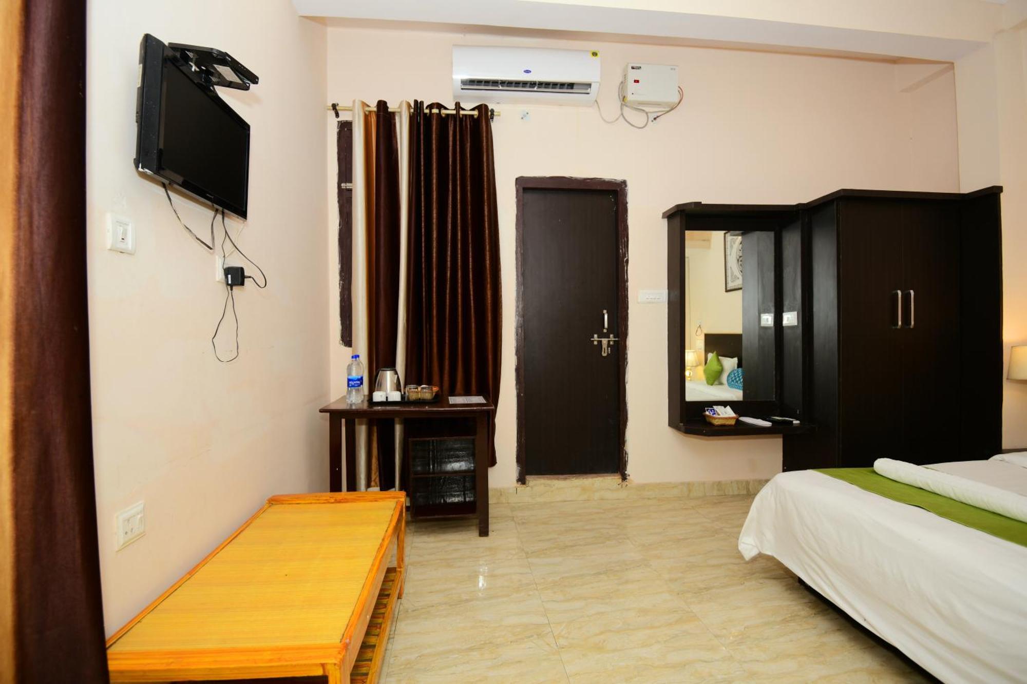 Ap Palace Hotel, Ayodhya Buitenkant foto