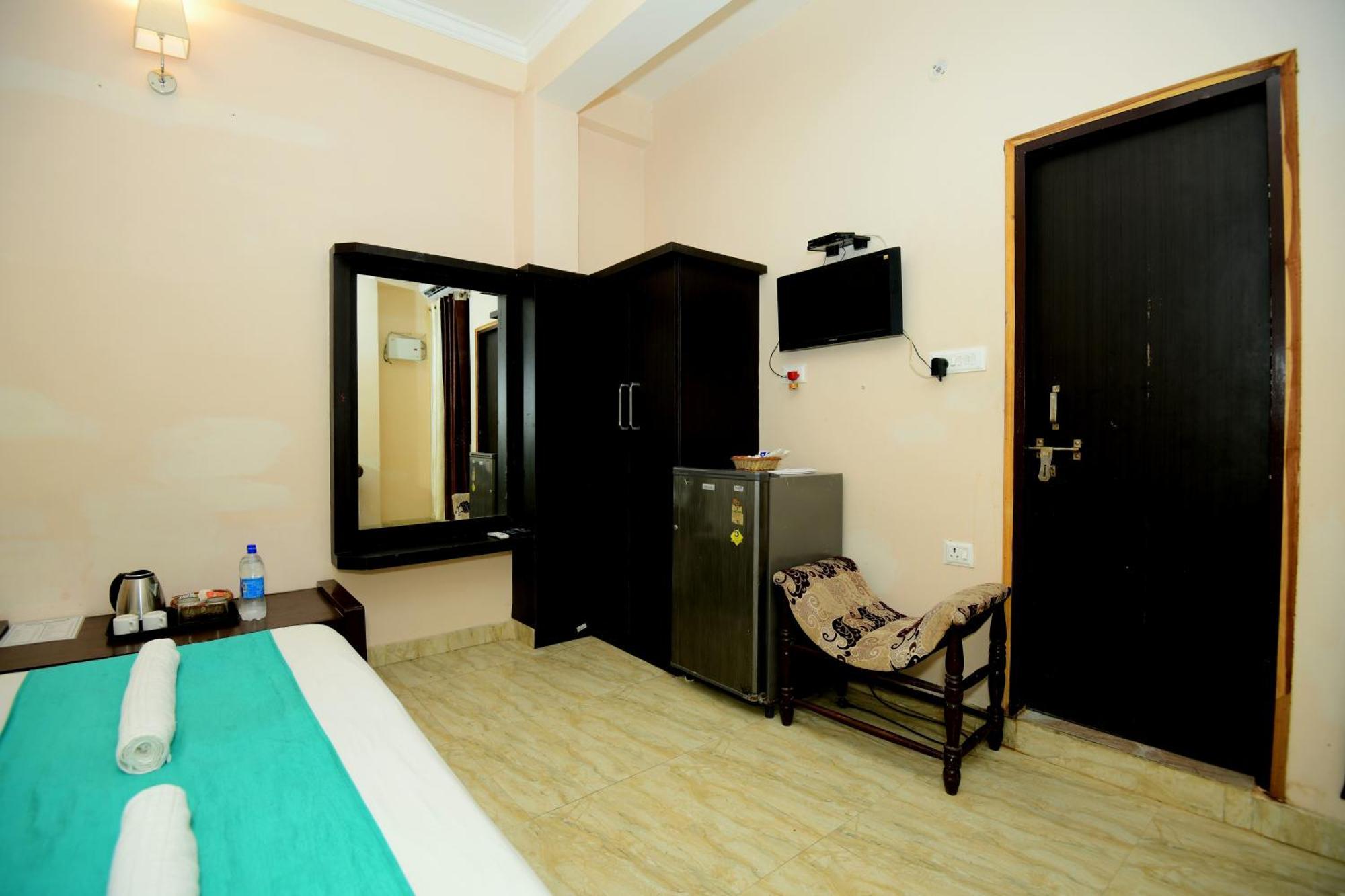 Ap Palace Hotel, Ayodhya Buitenkant foto