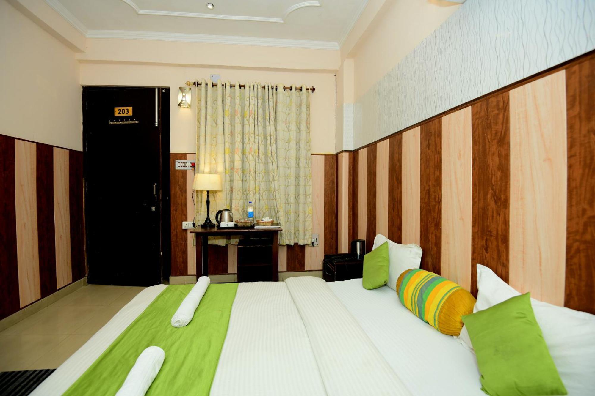 Ap Palace Hotel, Ayodhya Buitenkant foto