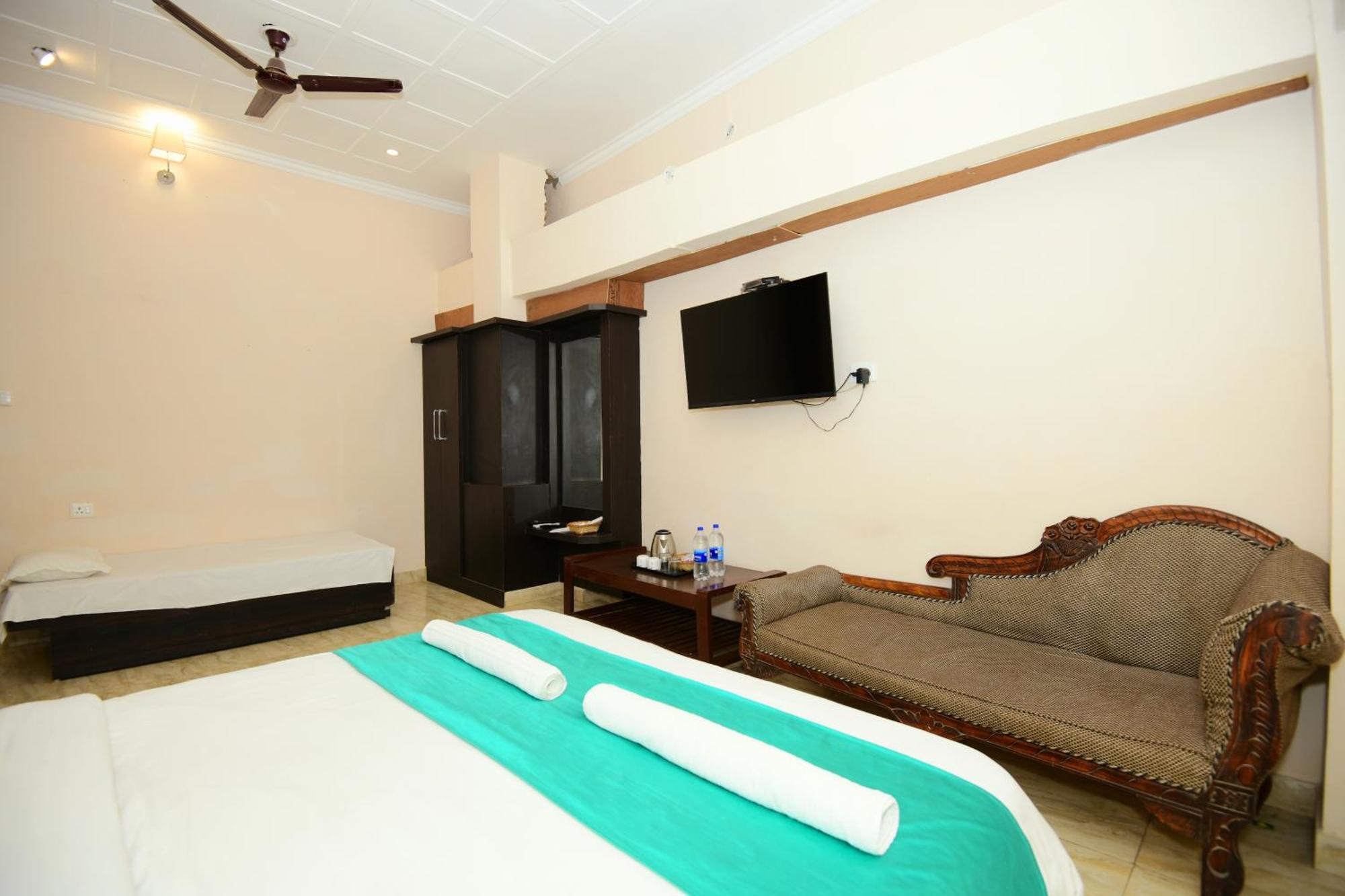 Ap Palace Hotel, Ayodhya Buitenkant foto