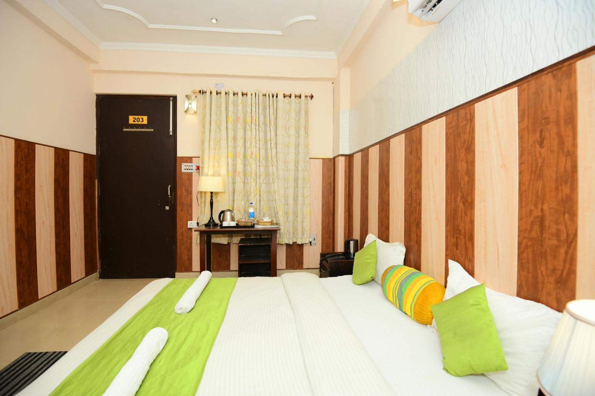 Ap Palace Hotel, Ayodhya Buitenkant foto