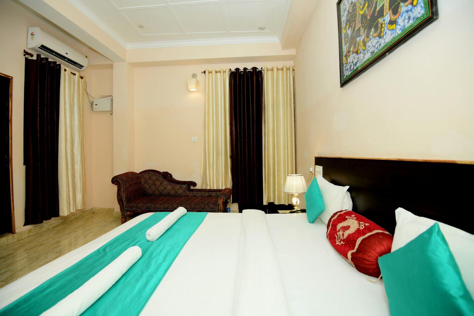 Ap Palace Hotel, Ayodhya Buitenkant foto