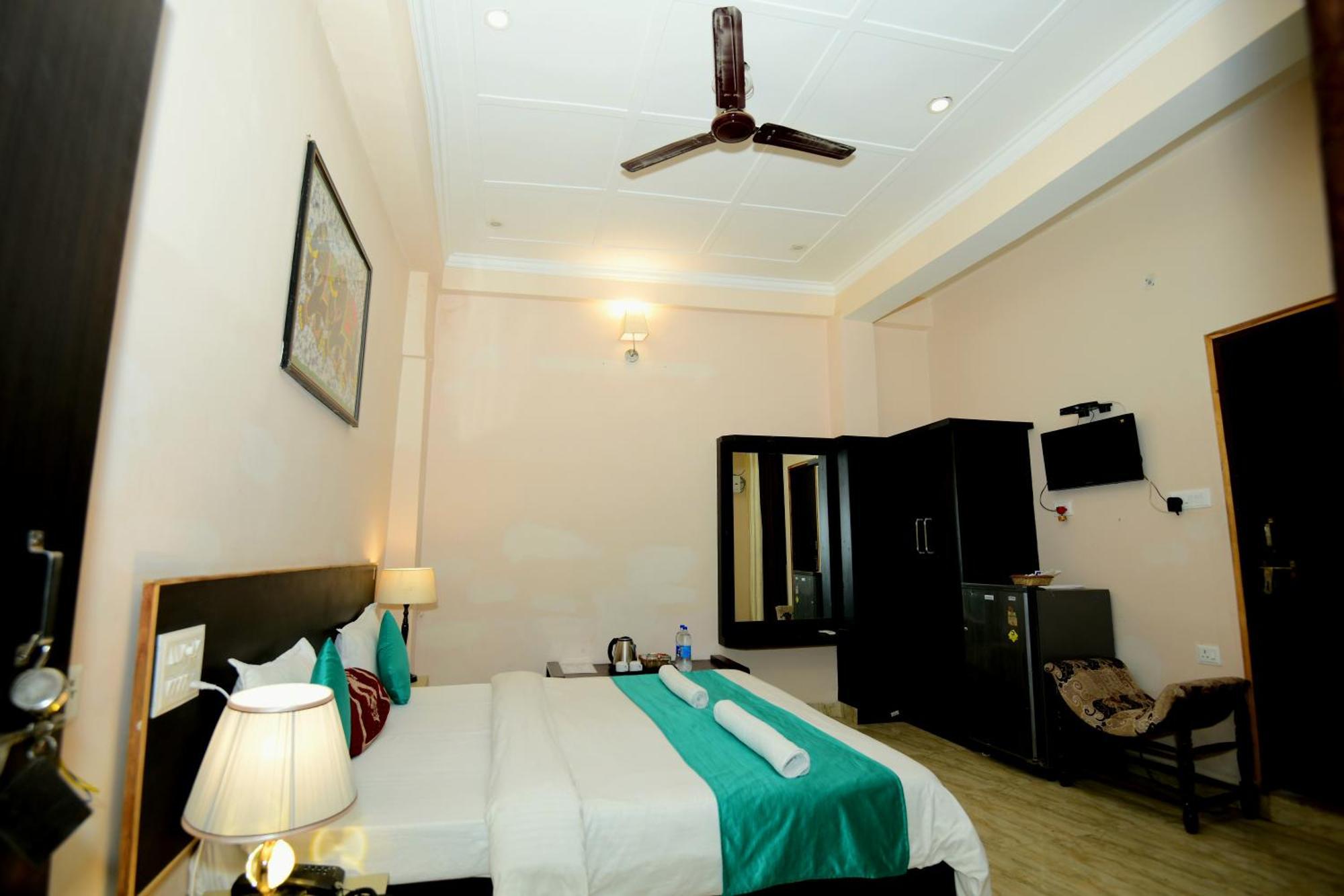 Ap Palace Hotel, Ayodhya Buitenkant foto