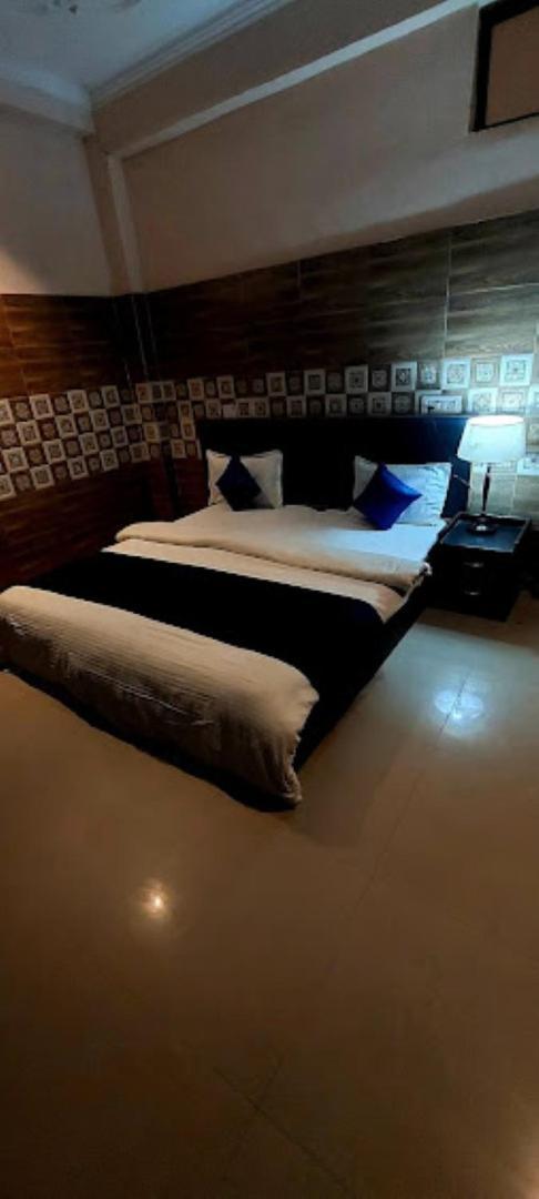Ap Palace Hotel, Ayodhya Buitenkant foto